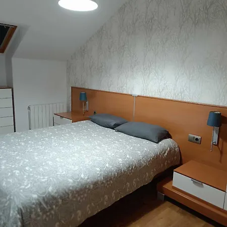 Precioso Atico Con Bonitas Vistas A La Pena Oroel Apartment