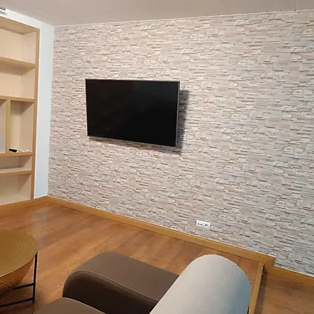 Precioso Atico Con Bonitas Vistas A La Pena Oroel Apartment *