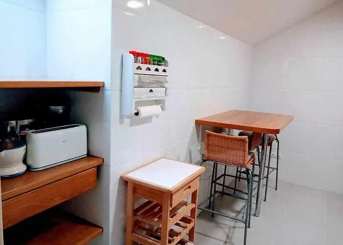 Precioso Atico Con Bonitas Vistas A La Pena Oroel 하카