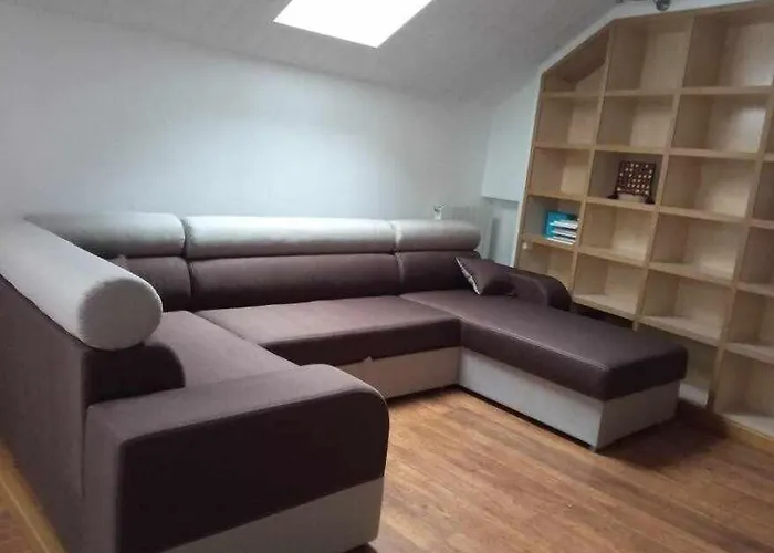 Precioso Atico Con Bonitas Vistas A La Pena Oroel 아파트