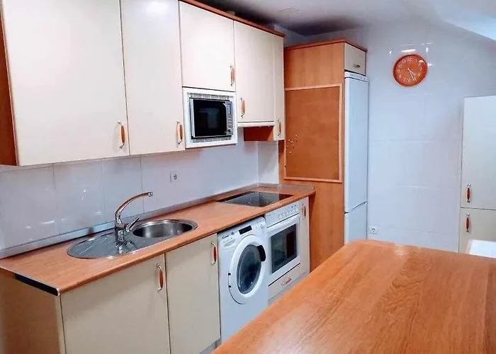 Precioso Atico Con Bonitas Vistas A La Pena Oroel 아파트